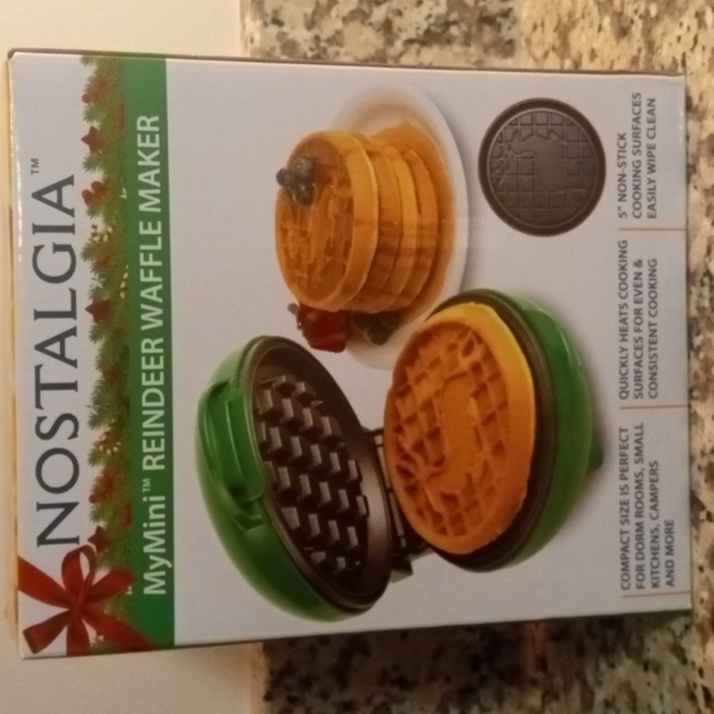 Nostalgia MyMini Green Waffle Maker